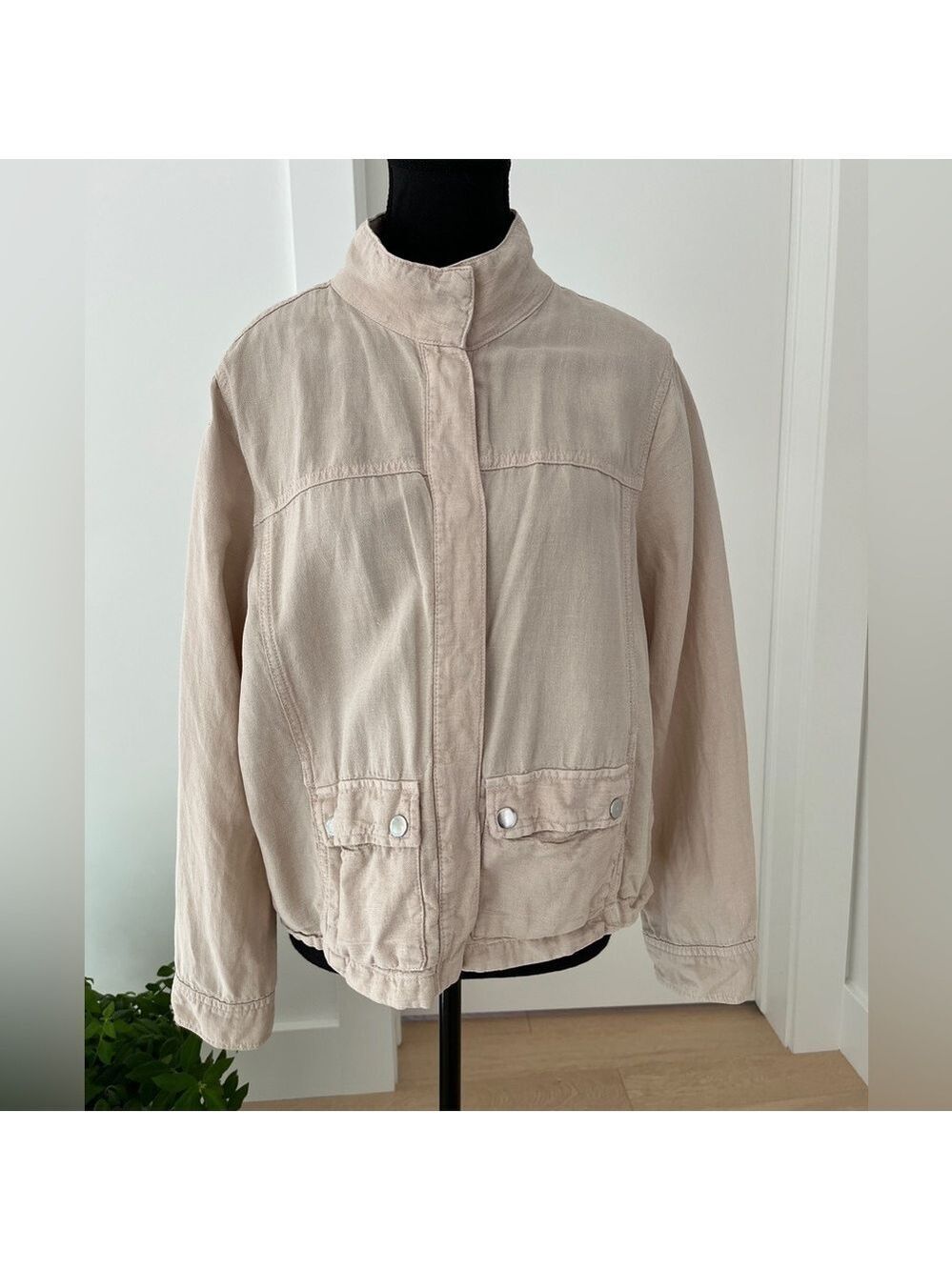 CHRISTIAN SIRIANO New York Linen Blend Jacket Snap Front Lightweight Neutral